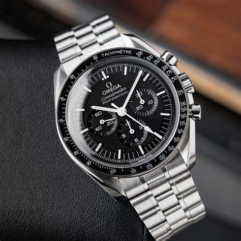 My One Year Review with my Omega Speedmaster (3861, Hesalite)